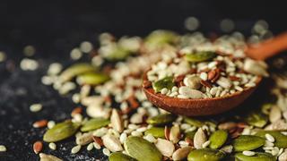 Κολοκυθόσπορος ή ηλιόσπορος: Ποιος έχει περισσότερα οφέλη