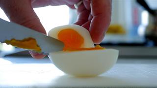 Ποιες τροφές βοηθούν τον εγκέφαλο