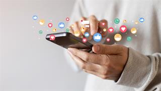 Πώς οι αλγόριθμοι των social media επηρεάζουν αυτά που πιστεύουμε