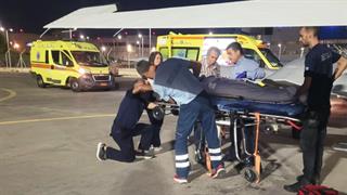 Δύσκολη διπλή αεροδιακομιδή από τη Σαντορίνη στην Αθήνα