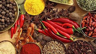 Τα μπαχαρικά και τα βότανα βοηθούν στην απώλεια κιλών
