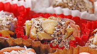 ΑγκαλιάΖΩ : Μελωδίες και αγορές στο πνεύμα των Χριστουγέννων