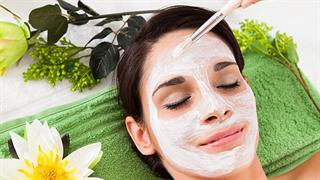 Μάσκες ομορφιάς στο σπίτι: Συνταγές με απλά υλικά