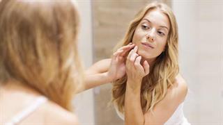 Ακμή: Καθαρό δέρμα βήμα- βήμα