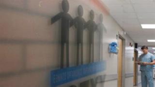 Εξουσιοδότηση στη διοίκηση του ΕΟΠΥΥ να διακόπτει συμβάσεις με ιδιωτικές κλινικές