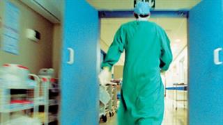 Βαρνάβας: Τρεις κίνδυνοι από την πληρωμή εφημεριών μέσω των αποθεματικών των νοσοκομείων