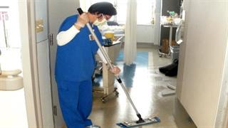 ΠΟΕΔΗΝ: Έως 40% πιο χαμηλό το κόστος καθαριότητας από εργαζόμενους με σύμβαση