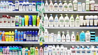 Η Avon περικόπτει 2.500 θέσεις και μεταφέρεται στη Βρετανία