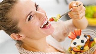 Εμμηνόπαυση: Συμβουλές για σωστή διατροφή