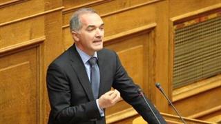 Αιχμές Μάριου Σαλμά κατά υπουργών Υγείας του ΣΥΡΙΖΑ για σχέσεις με φαρμακευτικές εταιρείες