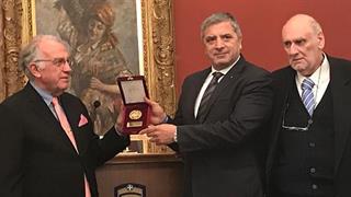 Βράβευση Πατούλη από τον Πανελλήνιο Σύνδεσμο Φίλων της Ιεράς Αρχιεπισκοπής Αθηνών