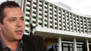 Συνάντηση Μπερσίμη με τους “θεσμούς” στο Χίλτον – Στο τραπέζι οργανωτικά και δαπάνες ΕΟΠΥΥ