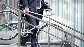 Η μετακίνηση με το ποδήλατο στη δουλειά μειώνει τον κίνδυνο καρκίνου και καρδιοπάθειας