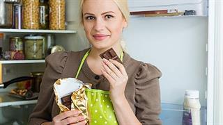 Η κατανάλωση σνακ αργά τη νύχτα αυξάνει τον κίνδυνο καρδιοπάθειας και διαβήτη