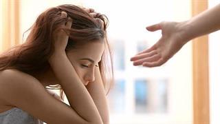 Πώς να βοηθήσετε κάποιον που έχει κατάθλιψη