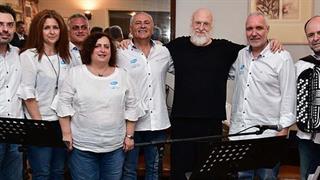 Μουσική βραδιά από τη Pfizer Hellas Band και τον Διονύση Σαββόπουλο στο Γηροκομείο Αθηνών
