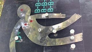 Βανδαλισμός εικαστικού έργου για την εθελοντική αιμοδοσία στην πλατεία Χαλανδρίου