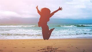 Αν αισθάνεστε νέοι μπορείτε να επιβραδύνετε τη γήρανση του εγκεφάλου σας