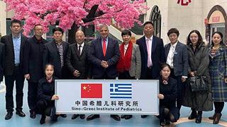 Επίσκεψη του προέδρου του ΙΣΑ σε νοσοκομεία στην Κίνα