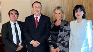 Η Uni-pharma χρυσός χορηγός έκδοσης του Όρκου του Ιπποκράτη στα κινέζικα