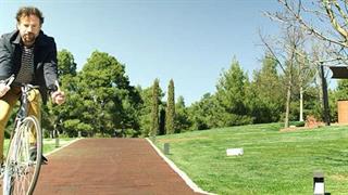 Ο Κωστής Μαραβέγιας σε μία άσκηση ενσυναίσθησης για την Πολλαπλή Σκλήρυνση