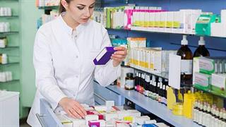 Μέχρι τις 9 το βράδυ θα λειτουργούν τα “διευρυμένα” φαρμακεία, αντί για τις 11 που κλείνουν σήμερα