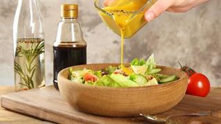 5 κετο-φιλικά ντρέσιγκ για τη σαλάτα