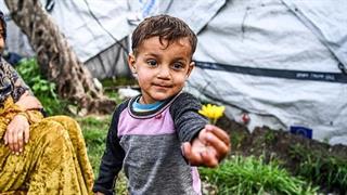 Οι πρόσφυγες θα πλήρωναν για να εμβολιαστούν!