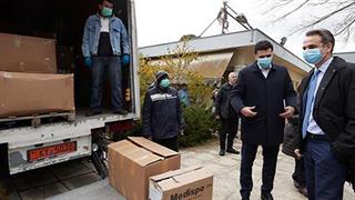 Κορωνοϊός: Με μάσκα στο "Σωτηρία" ο Κυριάκος Μητσοτάκης