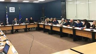 Πυρά προς την επιτροπή ειδικών για τον κορωνοϊό