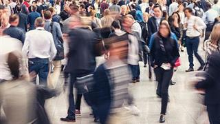 Έως 39 ετών το ένα στα τρία κρούσματα κορωνοϊού 