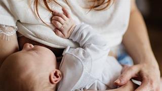 Μελέτη:  Ο θηλασμός δεν μεταδίδει την Covid-19 στο μωρό