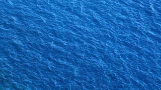 Μην αφήνεις την κυτταρίτιδα να σε απομακρύνει από τα καλοκαιρινά μπάνια!