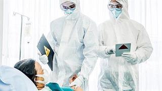 302 νέες λοιμώξεις και 2 νέοι θάνατοι από κορωνοϊό