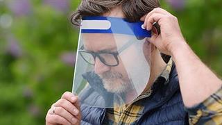 Εγκύκλιος: Πώς χρησιμοποιούνται οι ασπίδες προσώπου