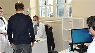 Δήμος Αθηναίων: Κοινωνικό Ιατρείο και συνταγογραφήσεις για άστεγους και άπορους