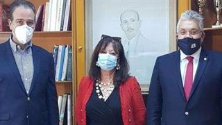 Το Iatronet στο "στρατηγείο" της βόρειας Ελλάδας: Πώς αποφασίζεται ποιοι θα διασωληνωθούν