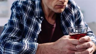 Lockdown: Η μακρά παραμονή στο σπίτι αυξάνει τη μεγάλη κατανάλωση αλκοόλ