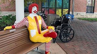 Επαφή με κλόουν βοηθά νοσηλευόμενα παιδιά