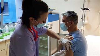 Ανοίγει την Τετάρτη η πλατφόρμα για εμβολιασμό ιδιωτών γιατρών