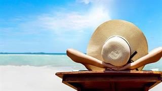 Η έκθεση στον ήλιο μετά την εμμηνόπαυση μπορεί να βλάπτει την υγεία 