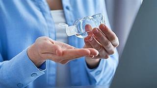 Τι μπορεί να πάθετε αν μπει απολυμαντικό στα μάτια 