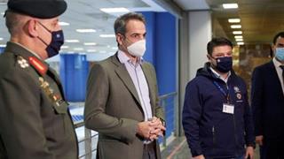 Στο mega εμβολιαστικό κέντρο, στο Μαρούσι, ο πρωθυπουργός 