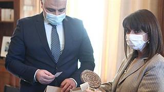 Η Πρόεδρος της Δημοκρατίας απένειμε το Βραβείο Εξαίρετης Πανεπιστημιακής Διδασκαλίας του ΙΤΕ στον Ελευθέριο Ζούρο