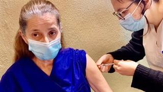 ΕΟΦ: Δεν αποσύρεται από την Ελλάδα παρτίδα του εμβολίου της AstraZeneca για την CoViD-19